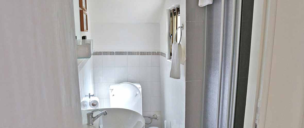 Ensuite bathroom in both bedrooms. Towels provided
